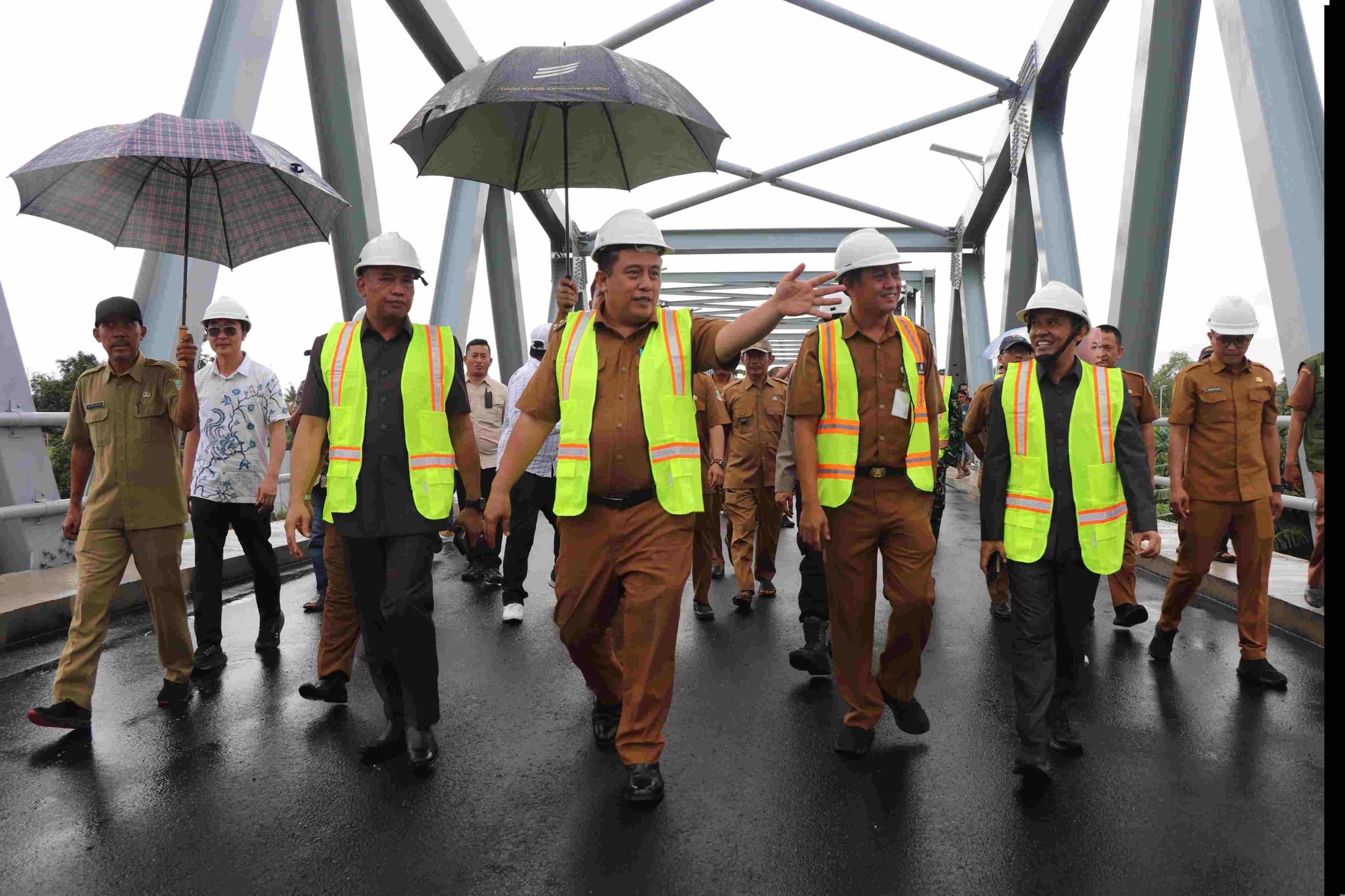 Pj Bupati Bekasi Resmikan Jembatan Penghubung Desa Pantai Mekar dan Pantai Bakti untuk Tingkatkan Ekonomi dan Pariwisata
