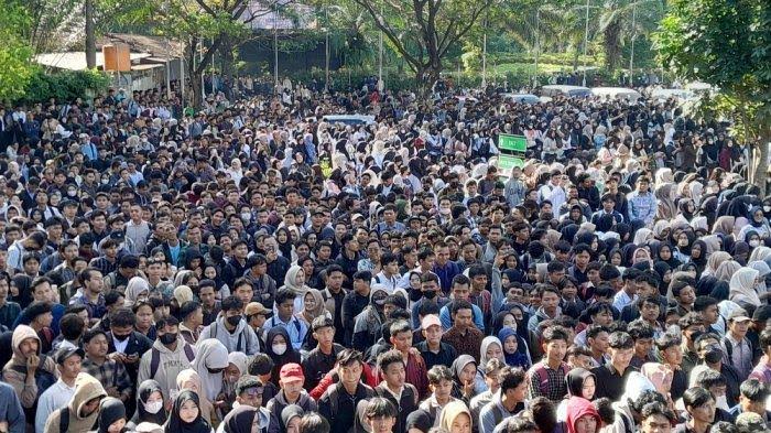 Kericuhan Warnai Job Fair Pemkab Bekasi, Sejumlah Pencari Kerja Pingsan