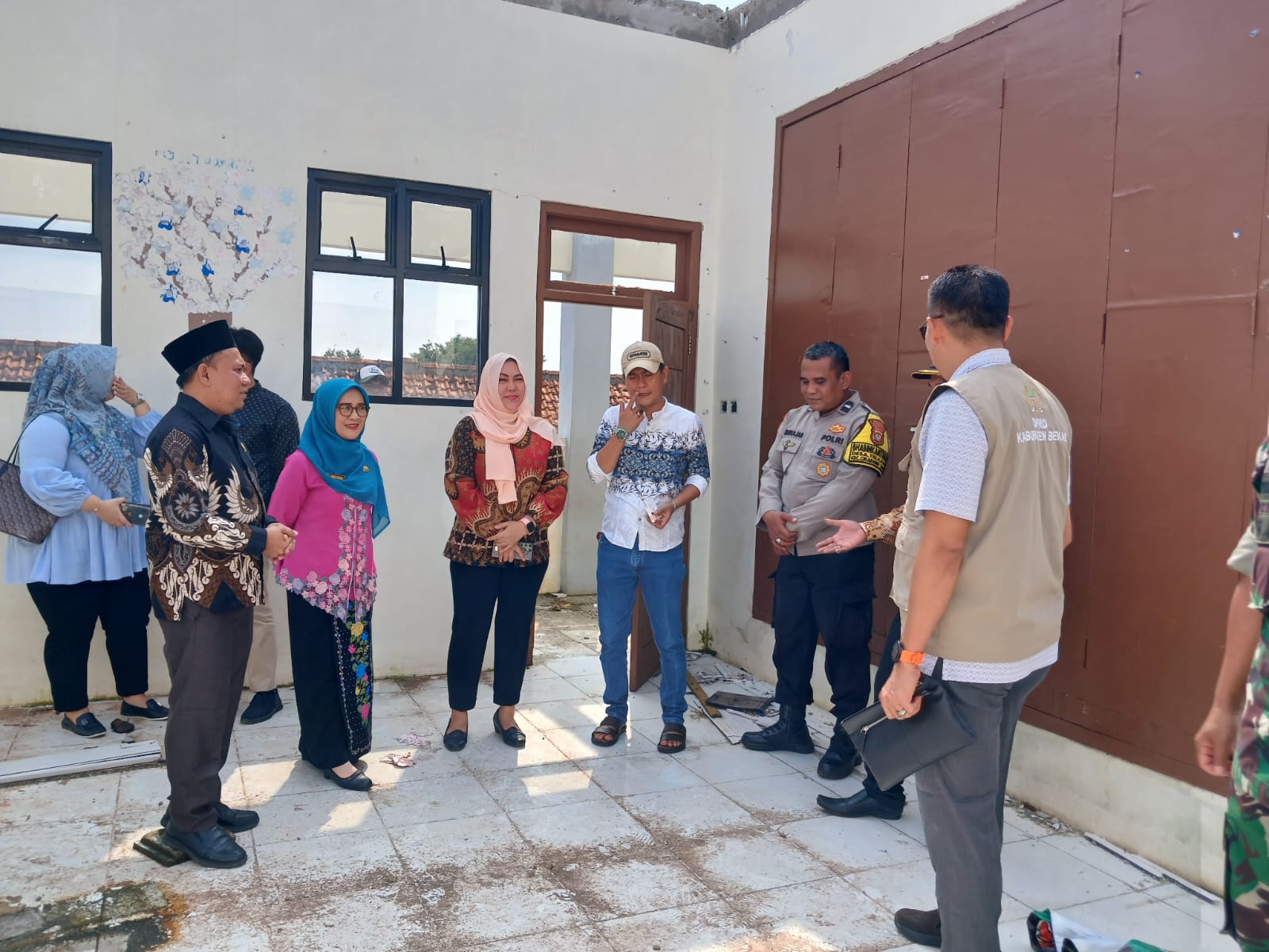 Wakil Ketua DPRD Usup Supriatna Dorong Perbaikan Atap SDN 04 Telajung Rampung Sebelum HUT RI