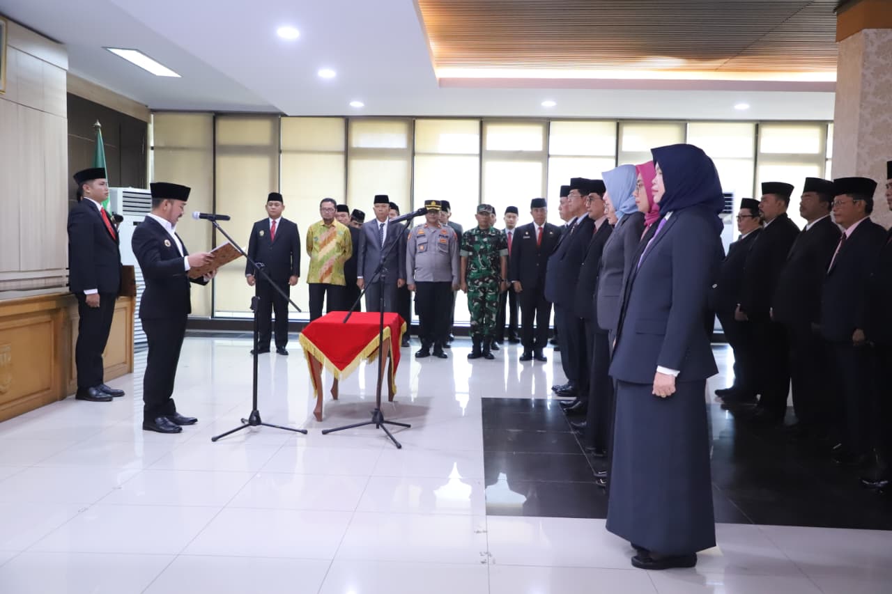 Bupati Ade Kuswara: Jabatan Adalah Amanah, 14 Pejabat Pimpinan Tinggi Pratama Resmi Dilantik