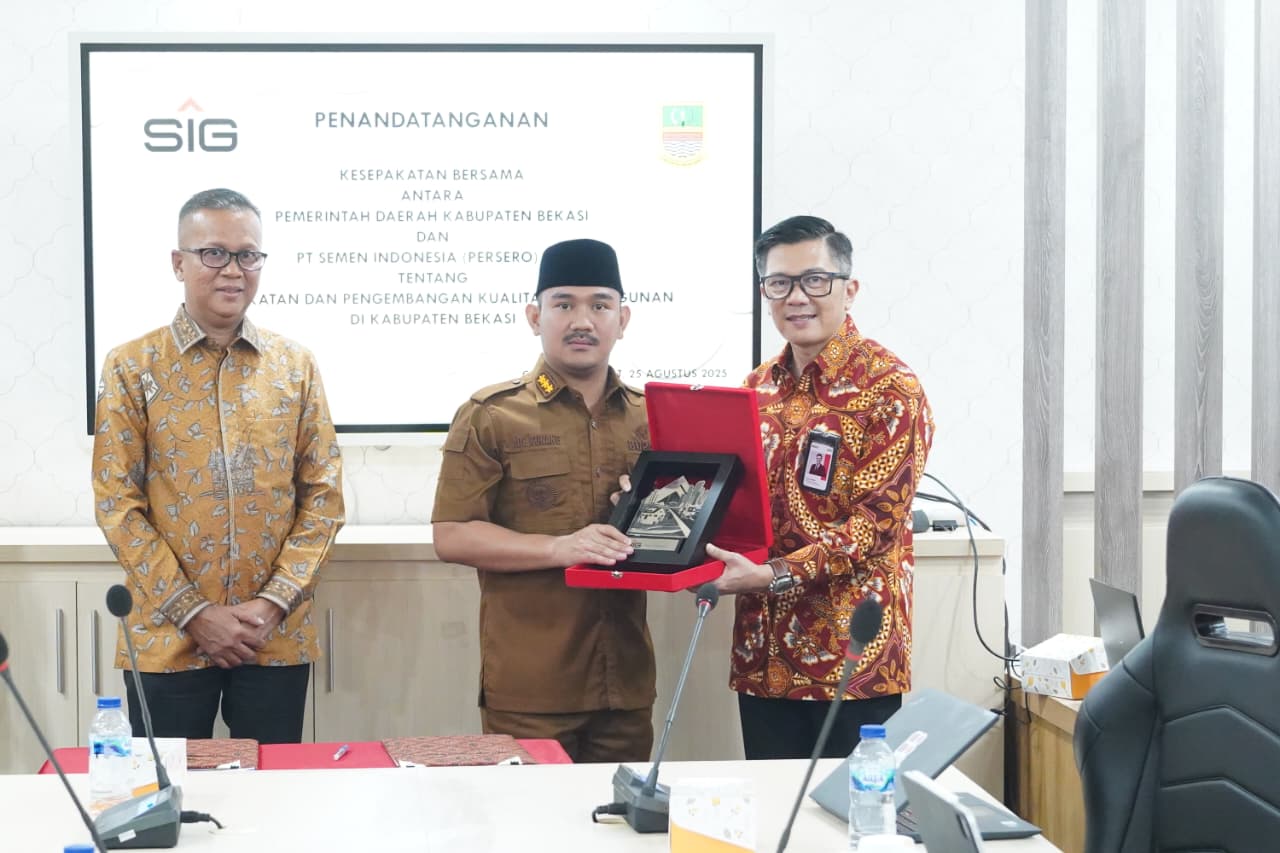 Bupati Bekasi Gandeng PT Semen Indonesia untuk Perkuat Pembangunan Infrastruktur