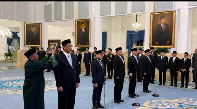 Presiden Prabowo Lantik Enam Menteri Baru, Dua Kursi Strategis Masih Lowong