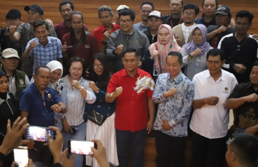 Buka Puasa Bersama Insan Pers, Plt Bupati Bekasi Tekankan Pentingnya Sinergi Media