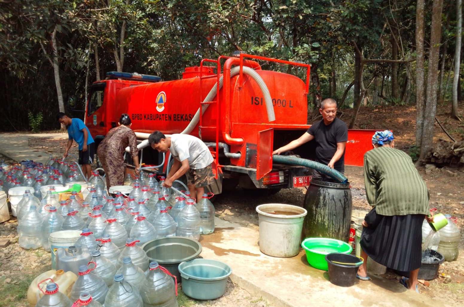 BPBD Bekasi Salurkan Lebih dari 1 Juta Liter Air Bersih untuk Warga Terdampak Kekeringan
